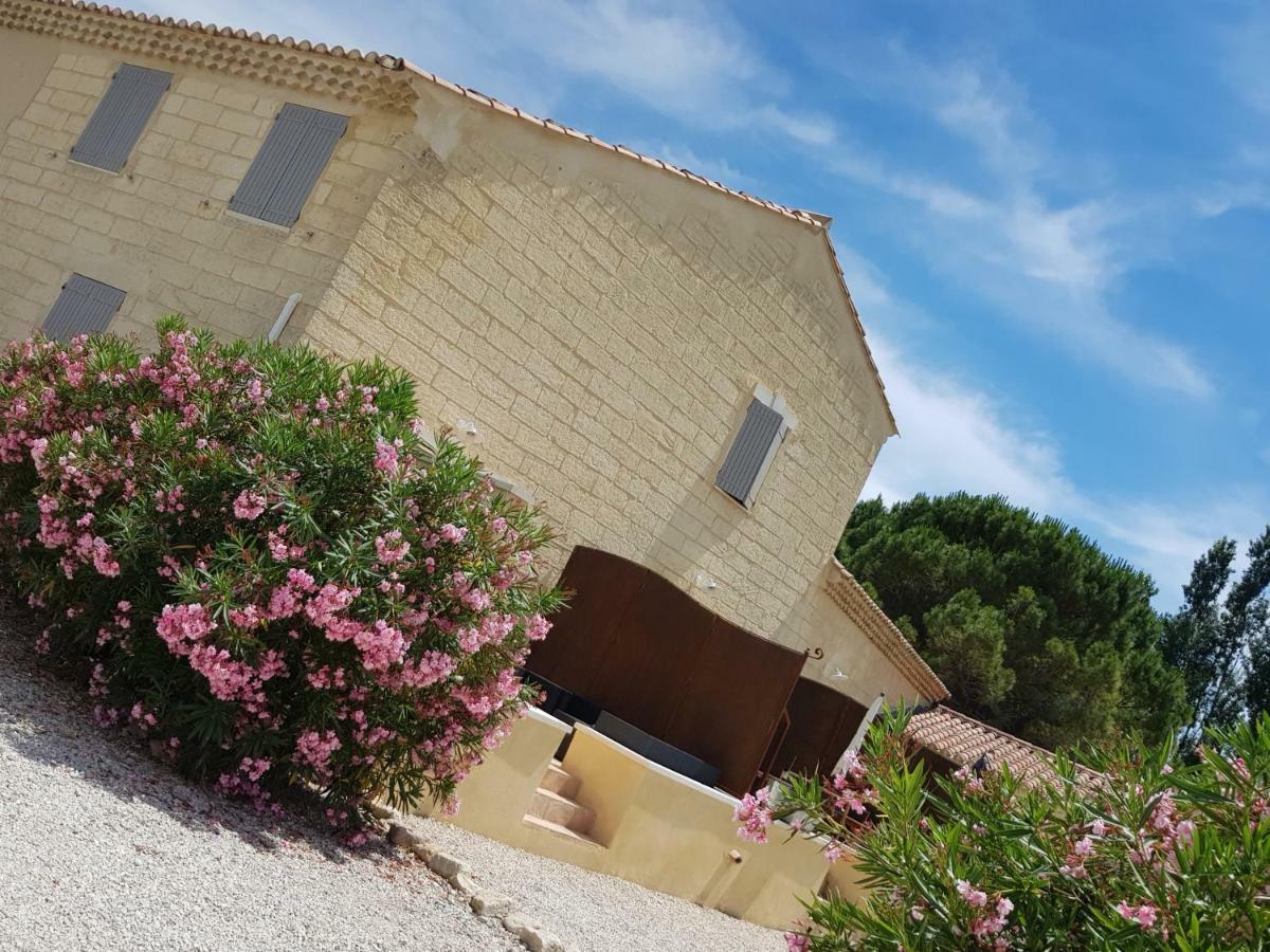 Le Mas de Guiguite Mézoargues Extérieur photo