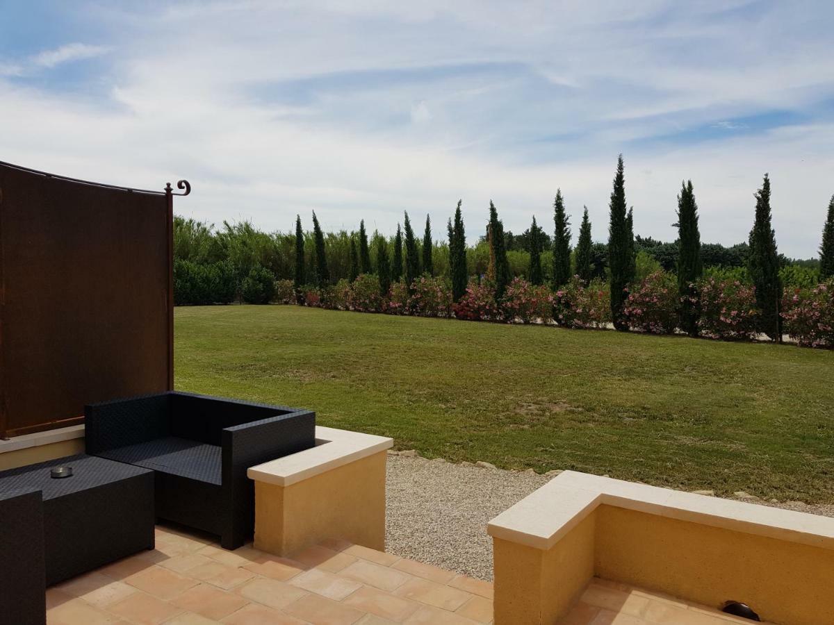Le Mas de Guiguite Mézoargues Extérieur photo